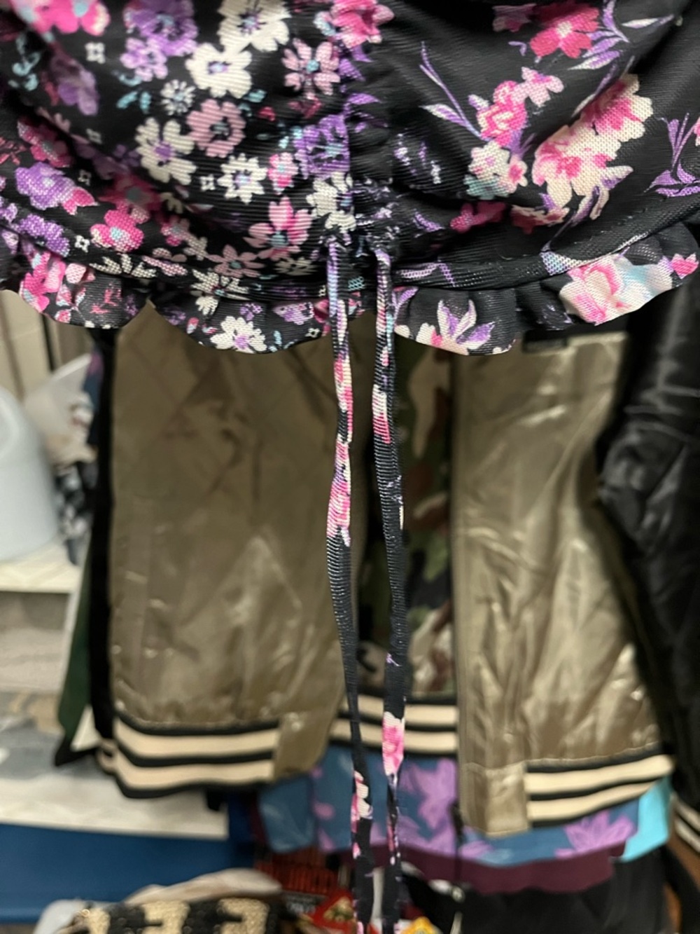 Floral Ruched V-Neck Top - Black with Pink & Purple Flowers NWT Size Medium - Picture 3 of 6